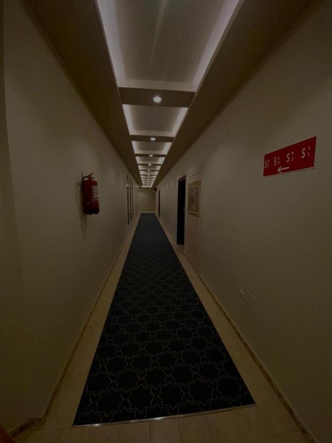 فندق ادوماتو Adomato Hotel Dawmat al-Jandal Eksteriør billede