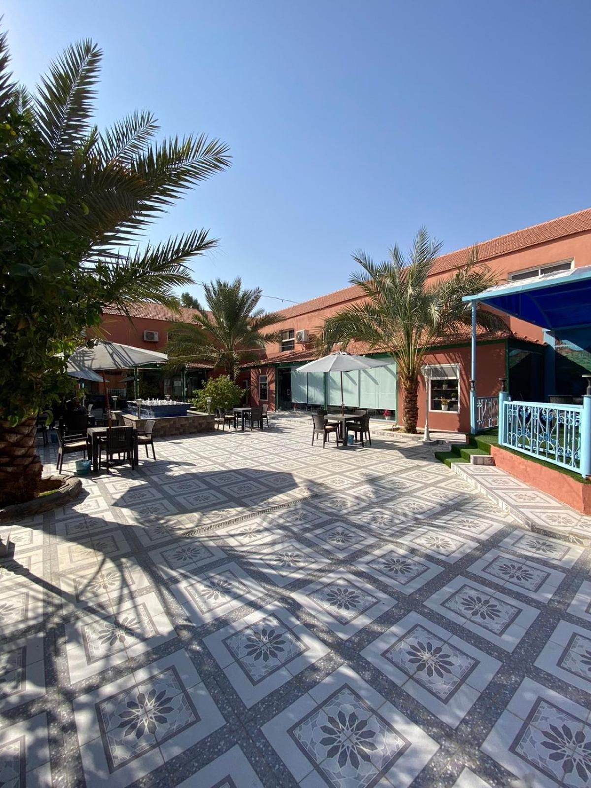 فندق ادوماتو Adomato Hotel Dawmat al-Jandal Eksteriør billede